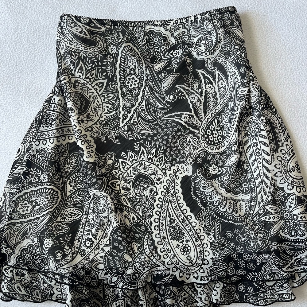 Briggs New York Black and White Paisley A-Line Skirt